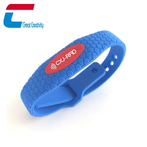 Personalizado ajustable HF 13.56 mhz pulsera de silicona RFID