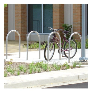 Draußen Urban Straße Zwei Stehender Fahrradständer Parken Umgekehrter U-Rack