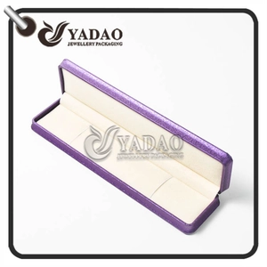 กล่องพลาสติก braclet 220x55x30mm หุ้ม ด้วยหนังเทียมและวัสดุภายในเป็นกำมะหยี่นุ่ม มีบริการพิมพ์โลโก้ฟรี