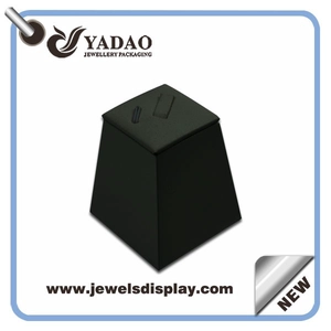 Fábrica china del sostenedor de la exhibición del anillo de cuero de la PU, soporte de exhibición del anillo, anillo estante expositor de mostrador de la tienda de la joyería con la muestra y logotipo personalizado oferta