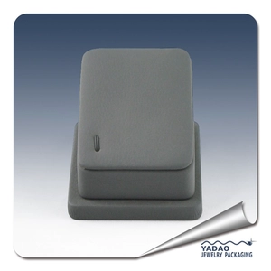 Fashionable custom handmade high end pu leather cover jewelry stand single pendant stand manufactures in China