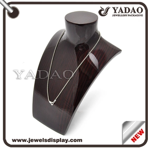 Busto de exhibición de la joyería de madera bruta para collar hecho en China