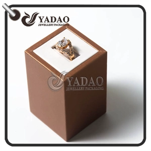 Yadao は、スロットのスタイルを挿入すると高品質合成皮革リング ディスプレイ スタンド