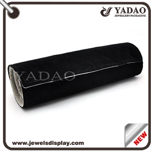 Lo más leído rollo de joyería de terciopelo para brazalete collar anillo etc. hechos en China