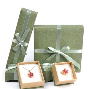 Wholesale Custom Green Holiday Luxury Jewelry Gift Box Set for Jewellery Store Ring Necklace Bracelet to Girl Lover