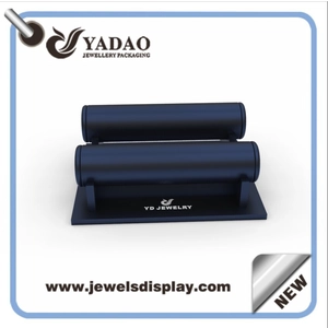 Commercio all'ingrosso logo personalizzato MDF avvolti con blu PU cuoio braccialetto espositori per vetrina ed espositore titolare braccialetto vetrina contatore
