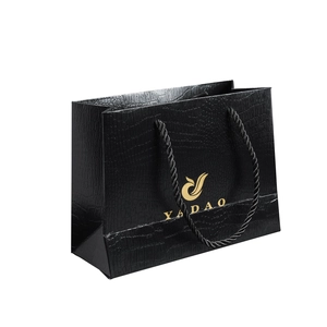 YADAO China Custom Logo Schmuck Hersteller Crocodile Grain UV Geschenkverpackung Handtasche Hot Stamping Black Girl Einkaufspapiertüte