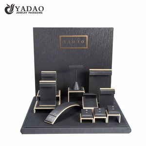 เครื่องประดับแบรนด์ชุดจอแสดงผลจอแสดงผลไม้เคลือบด้วยหนัง PU สำหรับเคาน์เตอร์หน้าต่างเครื่องประดับ