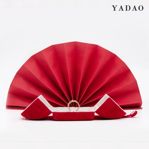 Klassische chinesische rote Samtschmuck Verpackungsschachtel Red Velvet Ring Box Schmuck Geschenkbox