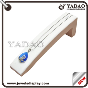 OEM classico designable alla moda fine, MDM all'ingrosso disponibile ODM rivestito con espositori per bracciali in pelle / velluto