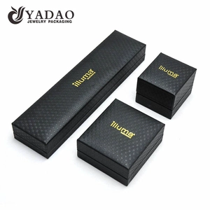 lujo de buena calidad personalizar el color del material con el logotipo de impresión de caja de joyería de plástico grueso para la venta