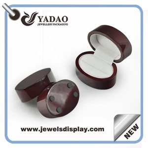 lacado de madera pequeñas cajas de joyas pantalla portátil caja de embalaje joyería para vitrinas anillo de proveedores