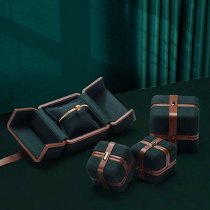 luxury jewelry box microfiber jewelry packaging box ring earring bracelet bangle pillow box 