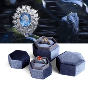กล่องแหวนหกเหลี่ยมสต็อกกล่องเครื่องประดับ Velvet Box Pendant Bangle Packaging Box