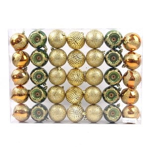 Attractive plastic painted christmas hanging ball