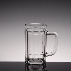 Caneca e copo de cerveja