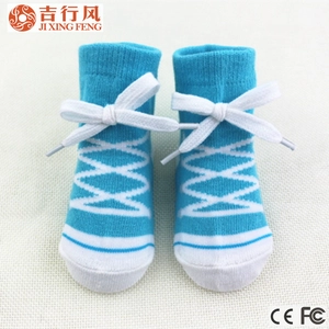 Baby chaussettes avec dentelle, différents matériaux sont disponibles, en 75 % coton, 15 % Polyester et 5 % Spandex