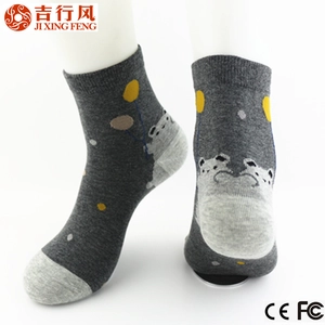 O melhor fornecedor de meias na China, os estilos de moda por atacado de meias de estiramento suave mulheres