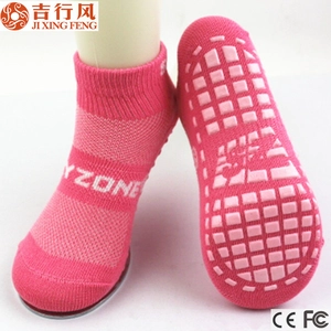 anti glisse Chine fournisseur chaussettes, en vrac en gros logo personnalisé trampoline anti dérapant chaussettes