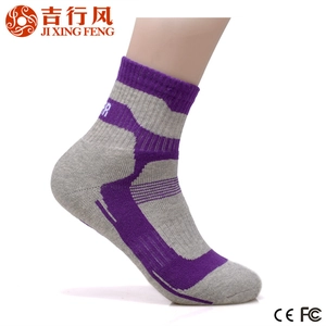 calcetines de algodón de los deportes fabricantes al por mayor Custom mujeres gruesas calcetines calientes