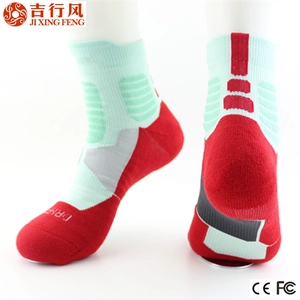 más nuevo estilo de moda suave 3D hombres calcetines transpirables deporte, hecho en China