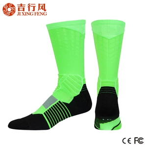 la aduana al por mayor el más nuevo estilo de la manera de cualesquiera calcetines del deporte de Terry, puede aduana todo el knids del deporte