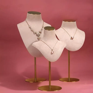 Rosa Mikrofaser-Harz-Büste, Metallständer, Halter, Halskette, Präsentations-Requisiten, Schmuck-Schaufenster