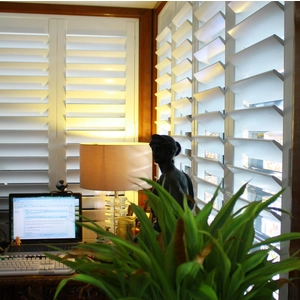 Paulownia-Holzfensterladenlieferantenporzellan, gelesener hölzerner horizontaler hölzerner Fensterladen