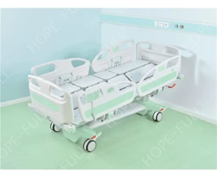 Регулируемые кровати пациента в больнице переворачивают постель