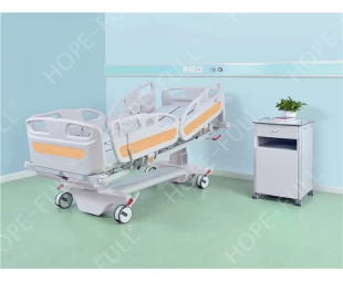 Медицинское оборудование пациента в больнице переворачивает кровать