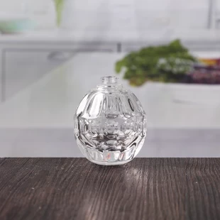 60 mlの楕円形のエンボス加工されたガラスの香水瓶販売