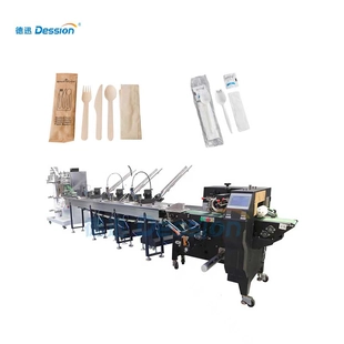 Khăn giấy đóng gói tự động Khăn giấy bằng gỗ Dao kéo nhựa có khăn ăn Muối tiêu Máy đóng gói tự động
