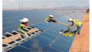 Amerikaanse zonne-bedrijven krijgen de winst van OPIC lening van plan