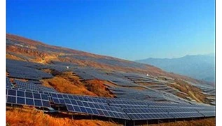 Production d'énergie photovoltaïque et thermique solaire
