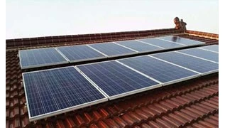 Dalian Port fotovoltaïsche energiecentrale op het dak heeft bereikt drie