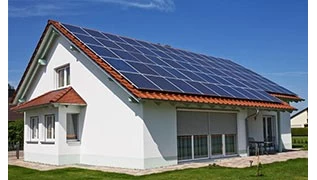 Sistema de geração de energia solar em casa