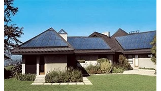 Japan plant, die Subventionierung kleiner kommerzieller Solaranlagen um 22% zu kürzen