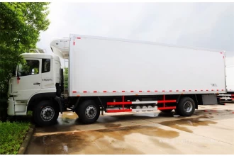 중국 동 펭 245hp의 9.4m 냉장 상자 트럭 제조업체