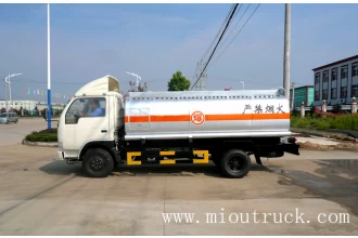 China Dongfeng 120HP 4X2 driving type petrol transportation vehicle (EQ5070GYY51DAC) manufacturer