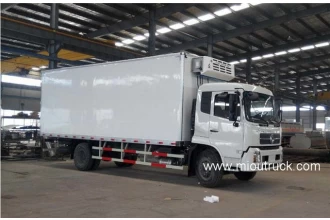 Китай Дунфэн 140 hp 4 X 2 мини-холодильник box грузовик для продажи производителя