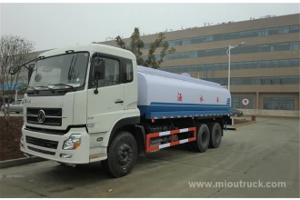 porcelana Dongfeng 20000L carro de agua buena calidad surtidor de China para la venta fabricante