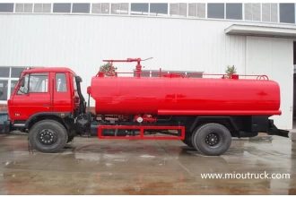 China Dongfeng 4X2  Yuchai 6 cylinder 160 hp 7CBM  fire truck fabricante