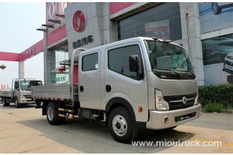 China Dongfeng 4x2 drive wheel EURO  4 130hp 96KW diesel engine Max double cab light truck manufacturer
