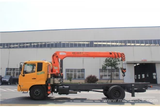 China Dongfeng B07 grua auxiliar 7 ton 4X2 caminhão braço reto com os fabricantes China guindaste fabricante