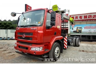 China Dongfeng Liuqi ChenglongM3 180hp 4*2 truck crane manufacturer