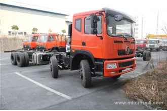 中国 东风雷诺DCi385 8 * 4拖头车出售 制造商