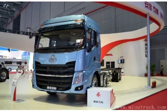 China Dongfeng Chenglong H7 8 * 4 320HP Tractor Truck pengilang
