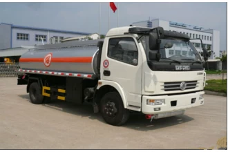 China Dongfeng duolika 8CBM Liquid tanker truck pengilang