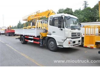 China Famous  Dongfeng 4x2 truck mounted crane hydraulic truck crane china supplier manufacturer