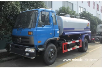China Hot Selling International Design 4 × 2 lori tangki air untuk dijual pengilang